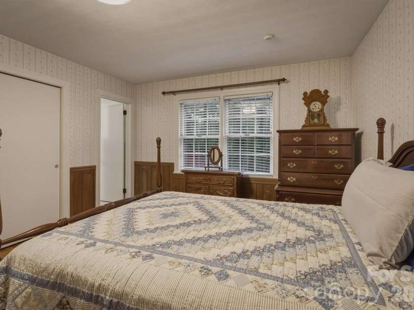 118 Maehill Place, Lenoir, NC 28645.  MLS# CAR4366024, YatesRealty ID 17923. 