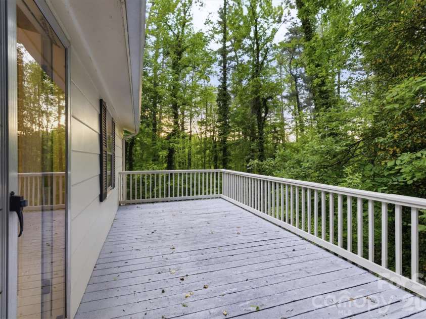 118 Maehill Place, Lenoir, NC 28645.  MLS# CAR4366024, YatesRealty ID 17923. 
