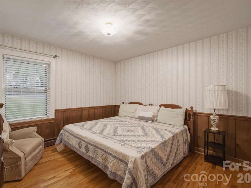 118 Maehill Place, Lenoir, NC 28645.  MLS# CAR4366024, YatesRealty ID 17923. 