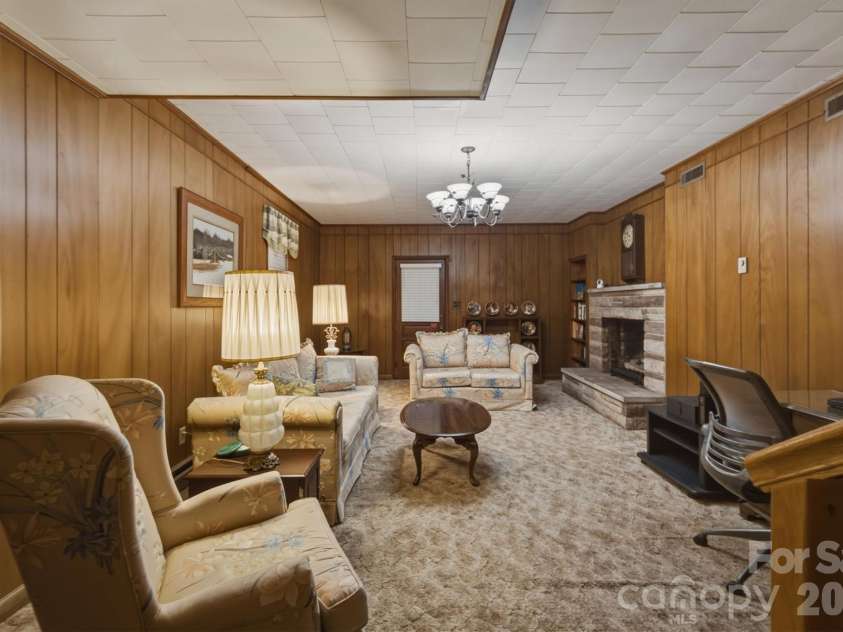 118 Maehill Place, Lenoir, NC 28645.  MLS# CAR4366024, YatesRealty ID 17923. 