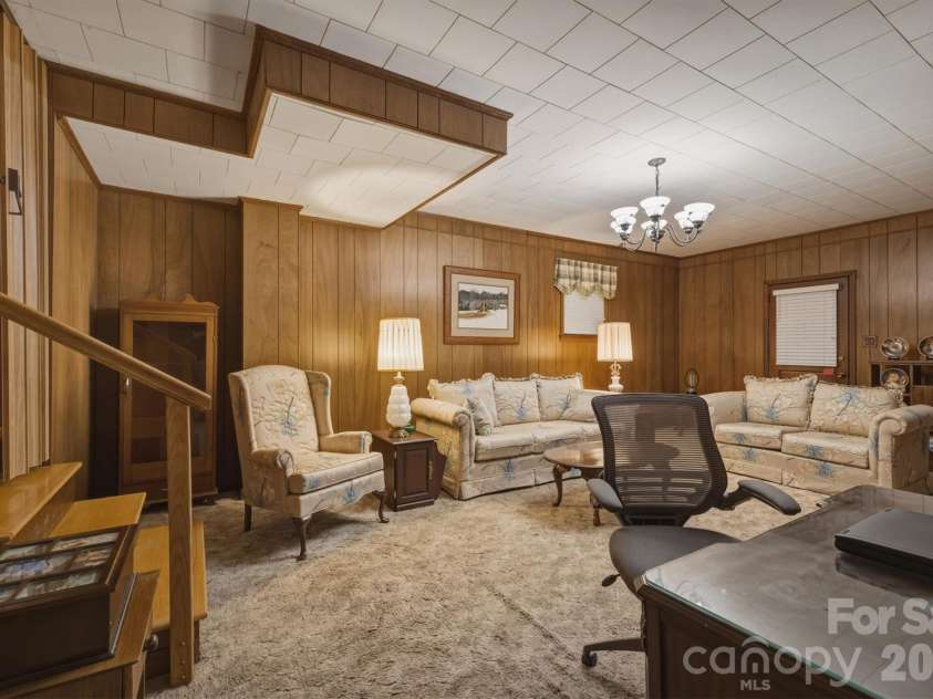 118 Maehill Place, Lenoir, NC 28645.  MLS# CAR4366024, YatesRealty ID 17923. 
