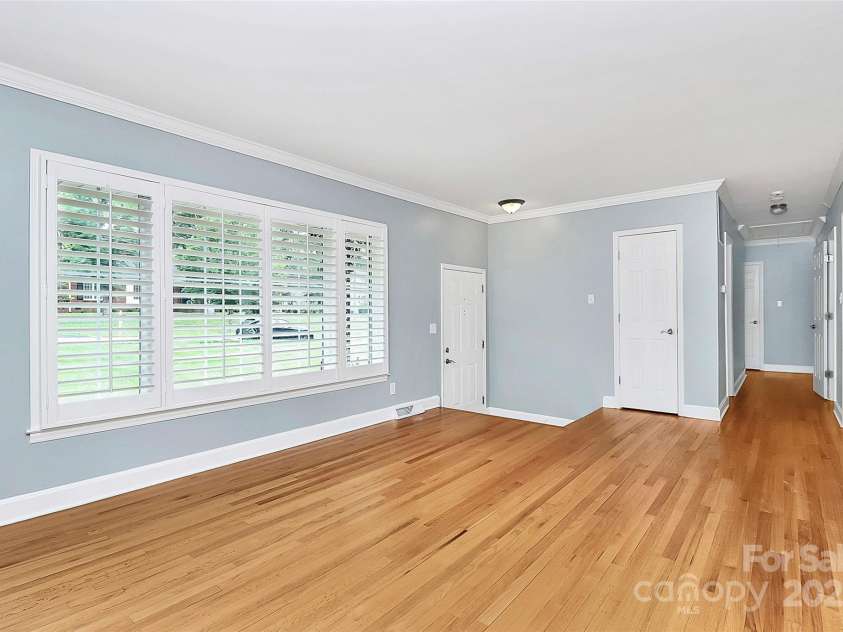 6908 Lancer Drive, Charlotte, NC 28226.  MLS# CAR4263599, YatesRealty ID 17923. 