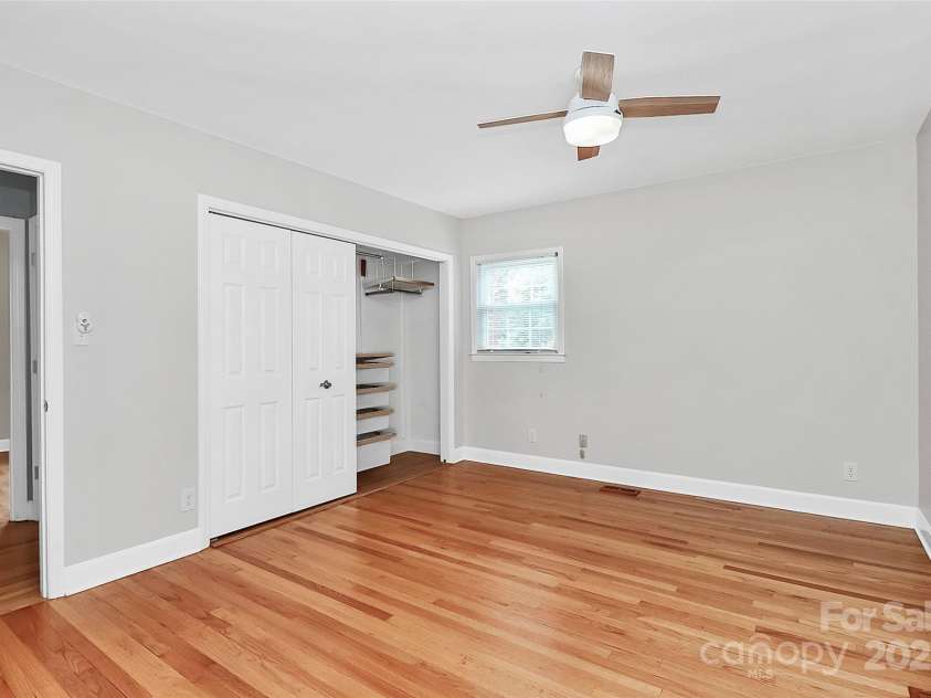 6908 Lancer Drive, Charlotte, NC 28226.  MLS# CAR4263599, YatesRealty ID 17923. 