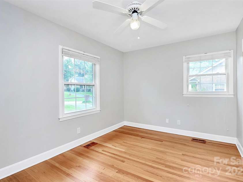 6908 Lancer Drive, Charlotte, NC 28226.  MLS# CAR4263599, YatesRealty ID 17923. 