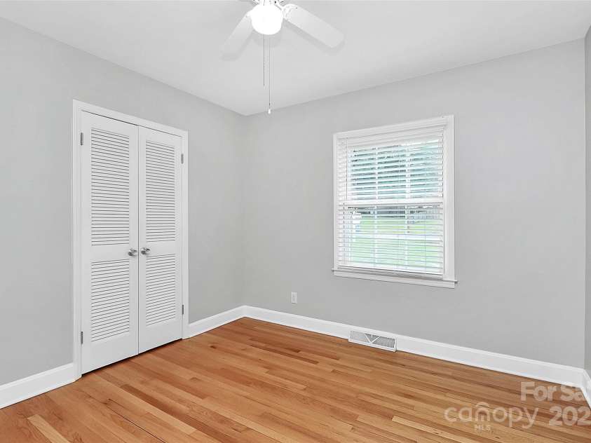 6908 Lancer Drive, Charlotte, NC 28226.  MLS# CAR4263599, YatesRealty ID 17923. 