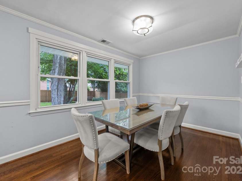 4106 Castlewood Road, Charlotte, NC 28209.  MLS# CAR4258247, YatesRealty ID 17924. 