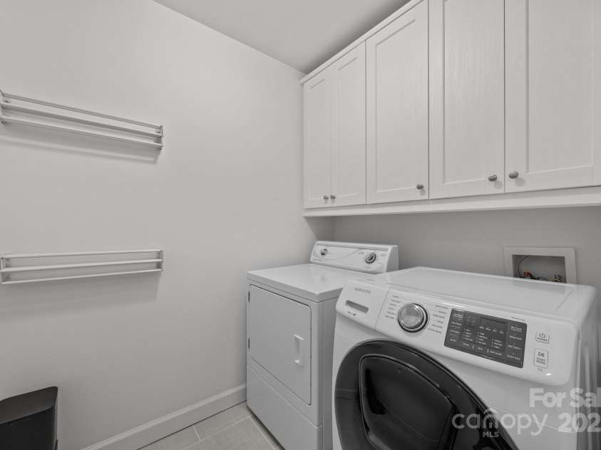 4106 Castlewood Road, Charlotte, NC 28209.  MLS# CAR4258247, YatesRealty ID 17924. 