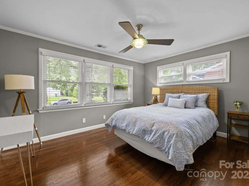 4106 Castlewood Road, Charlotte, NC 28209.  MLS# CAR4258247, YatesRealty ID 17924. 