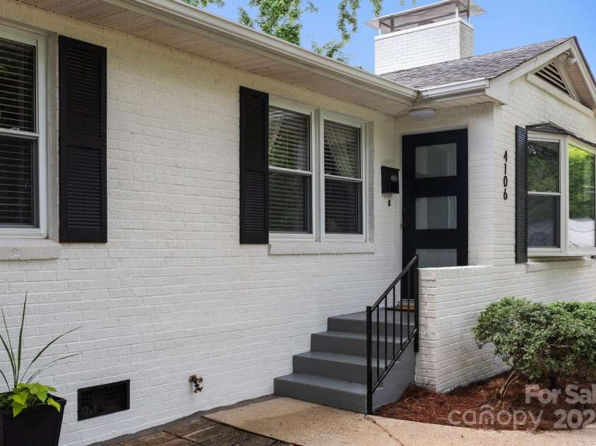 4106 Castlewood Road, Charlotte, NC 28209.  MLS# CAR4258247, YatesRealty ID 17924. 