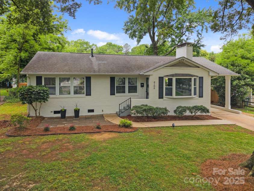 4106 Castlewood Road, Charlotte, NC 28209.  MLS# CAR4258247, YatesRealty ID 17924. 