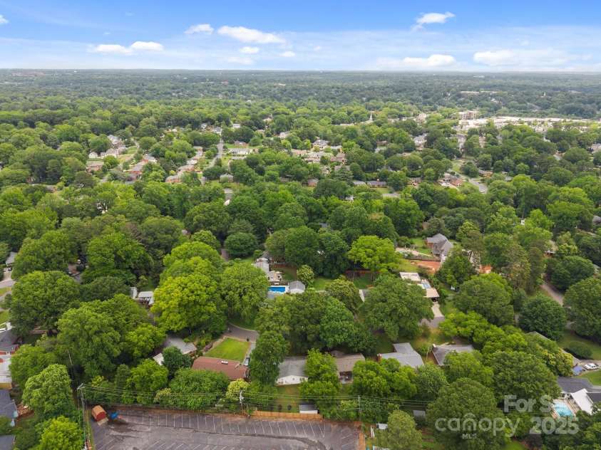 4106 Castlewood Road, Charlotte, NC 28209.  MLS# CAR4258247, YatesRealty ID 17924. 