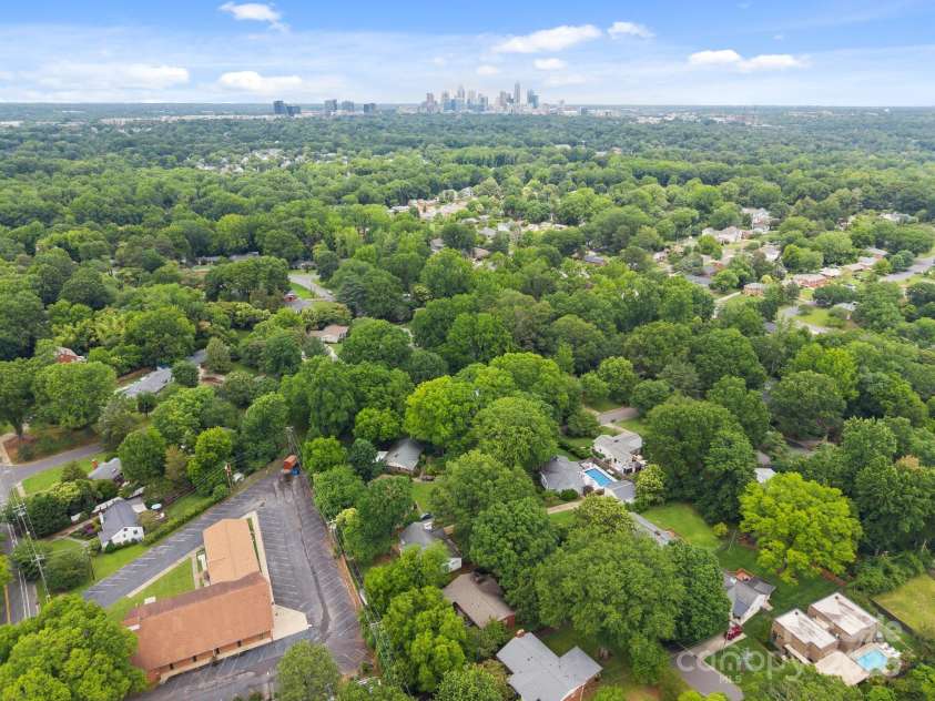 4106 Castlewood Road, Charlotte, NC 28209.  MLS# CAR4258247, YatesRealty ID 17924. 