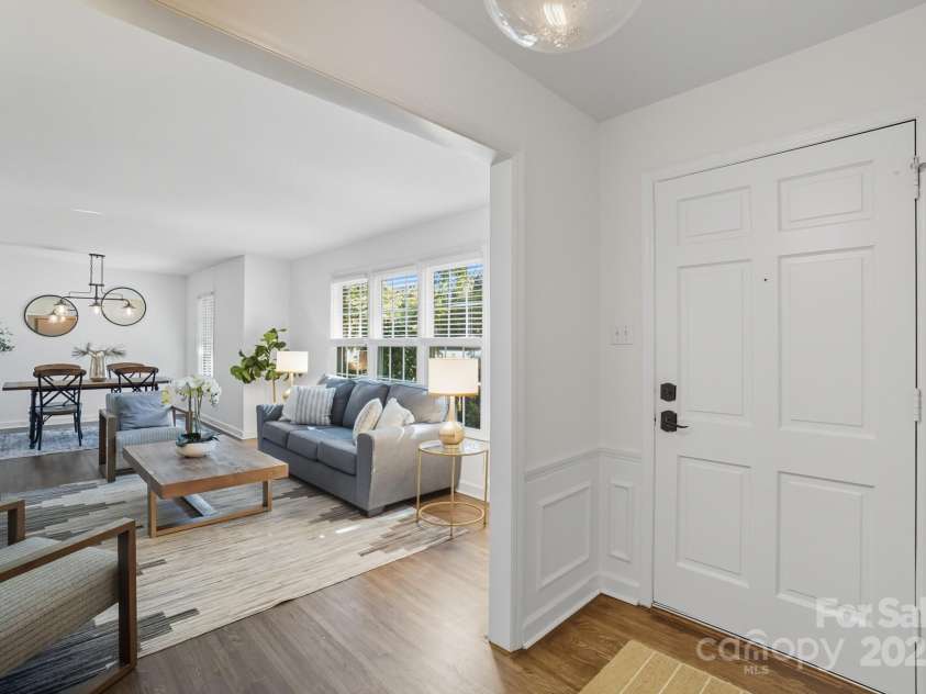 5926 Sharon Road, Charlotte, NC 28210.  MLS# CAR4313356, YatesRealty ID 17925. 