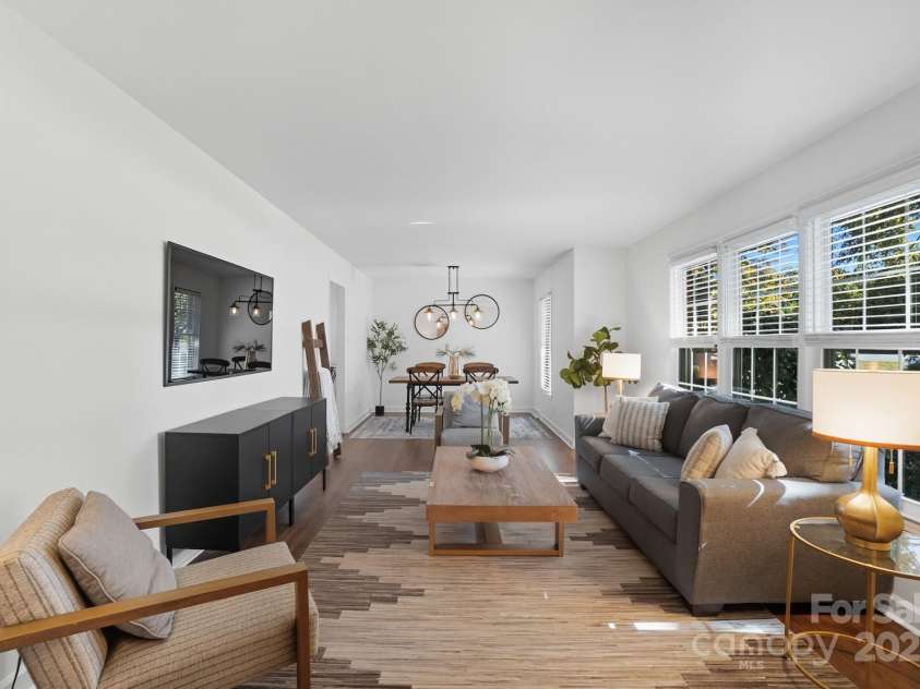 5926 Sharon Road, Charlotte, NC 28210.  MLS# CAR4313356, YatesRealty ID 17925. 