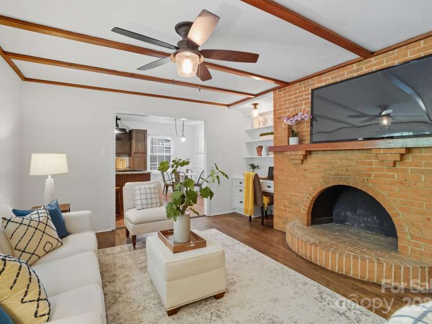 5926 Sharon Road, Charlotte, NC 28210.  MLS# CAR4313356, YatesRealty ID 17925. 