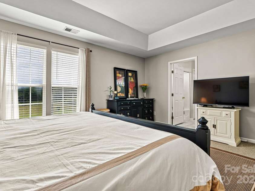 8002 Mariners Pointe Circle, Denver, NC 28037.  MLS# CAR4267345, YatesRealty ID 17926. 