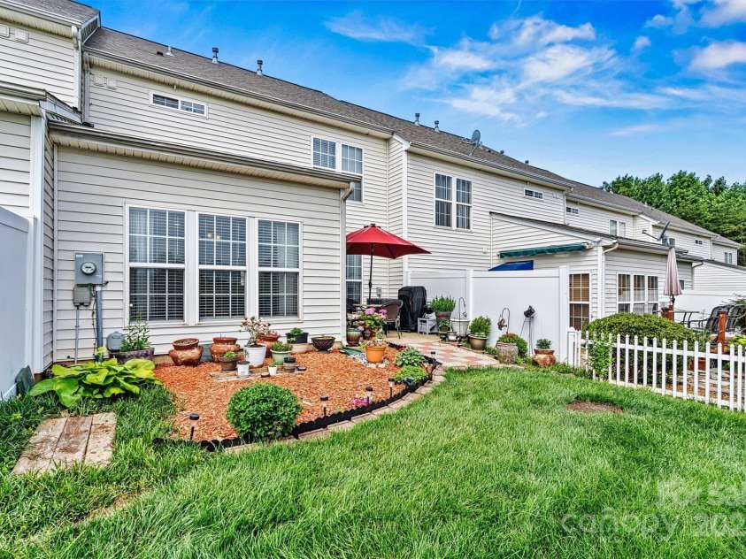 8002 Mariners Pointe Circle, Denver, NC 28037.  MLS# CAR4267345, YatesRealty ID 17926. No homes behind this property