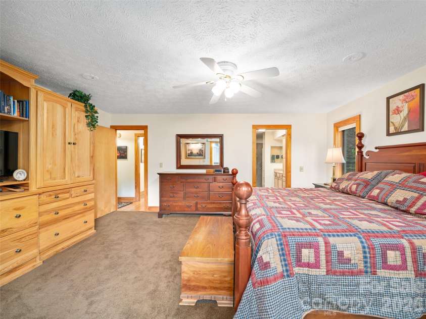 86 Laurel Drive, Burnsville, NC 28714.  MLS# CAR4253522, YatesRealty ID 17927. 