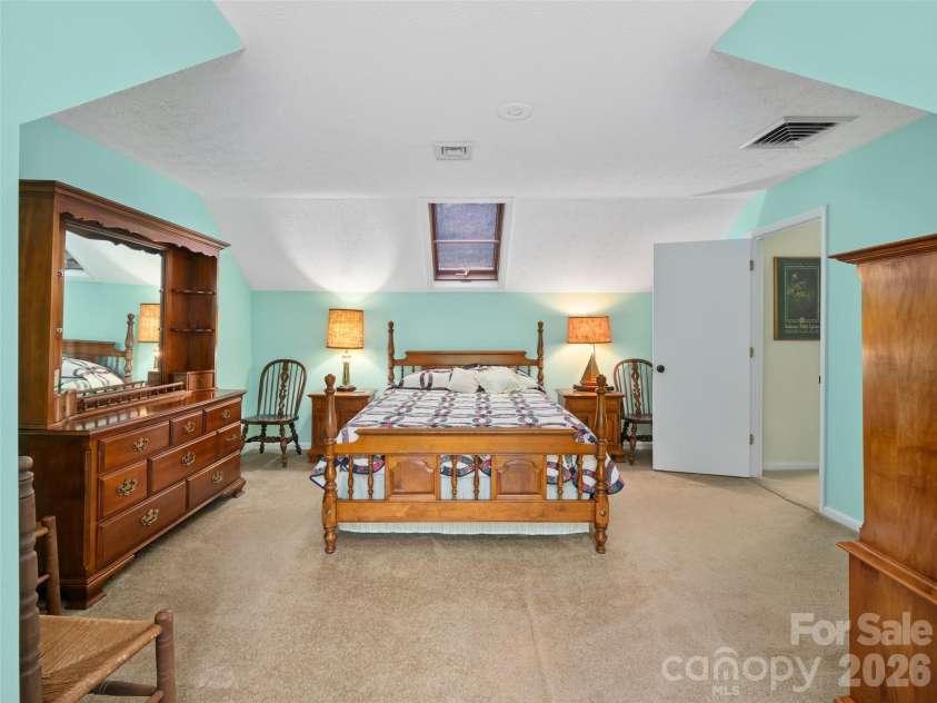 86 Laurel Drive, Burnsville, NC 28714.  MLS# CAR4253522, YatesRealty ID 17927. 