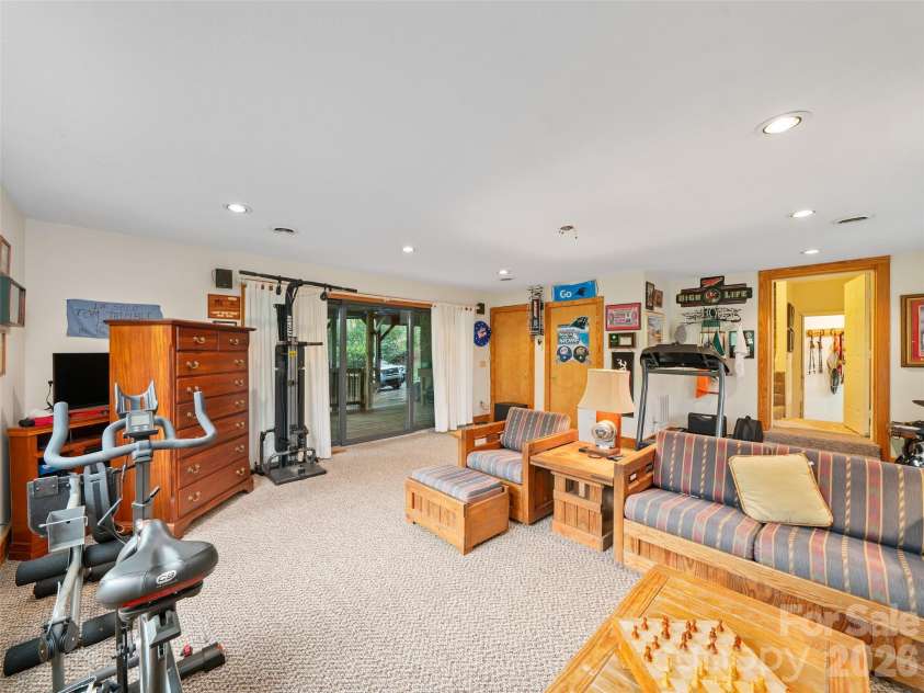 86 Laurel Drive, Burnsville, NC 28714.  MLS# CAR4253522, YatesRealty ID 17927. 