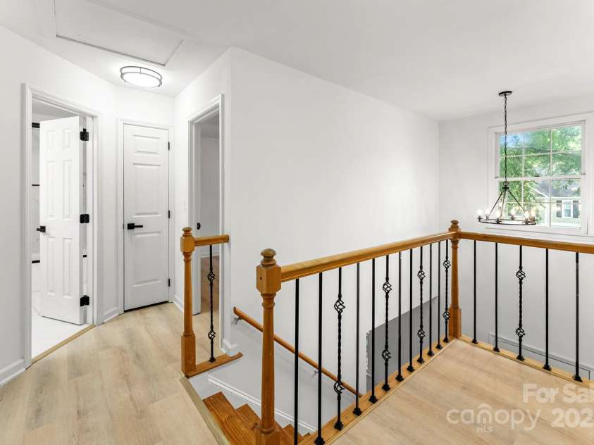 9513 Saddle Run Trail, Charlotte, NC 28269.  MLS# CAR4267104, YatesRealty ID 17927. 