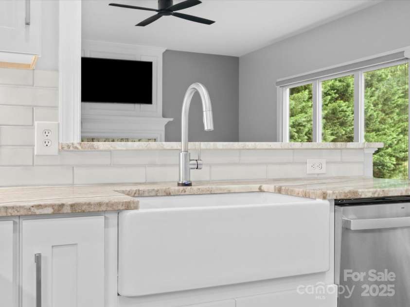 2821 Providence Spring Lane, Charlotte, NC 28270.  MLS# CAR4264457, YatesRealty ID 17928. 