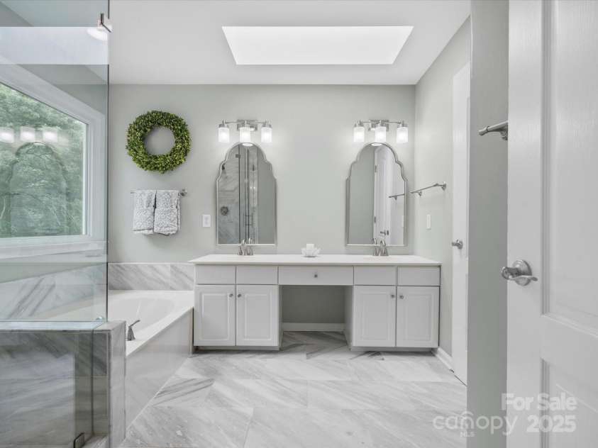 2821 Providence Spring Lane, Charlotte, NC 28270.  MLS# CAR4264457, YatesRealty ID 17928. 