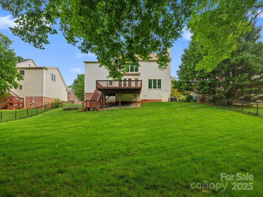 2821 Providence Spring Lane, Charlotte, NC 28270.  MLS# CAR4264457, YatesRealty ID 17928. 