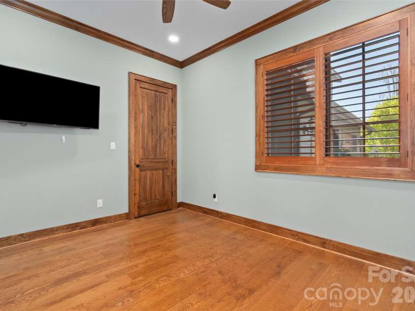 50 Hallett Court, Asheville, NC 28803.  MLS# CAR4291179, YatesRealty ID 17928. 