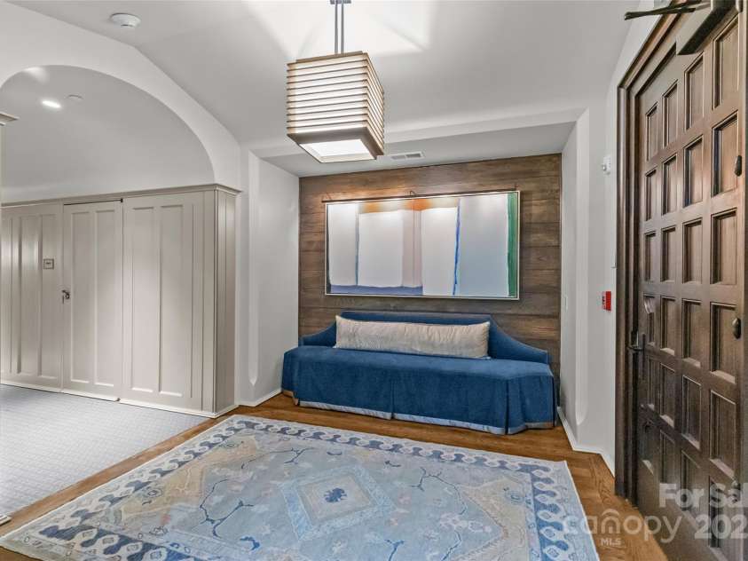 1172 Queens Road, Charlotte, NC 28207.  MLS# CAR4296406, YatesRealty ID 1793. 