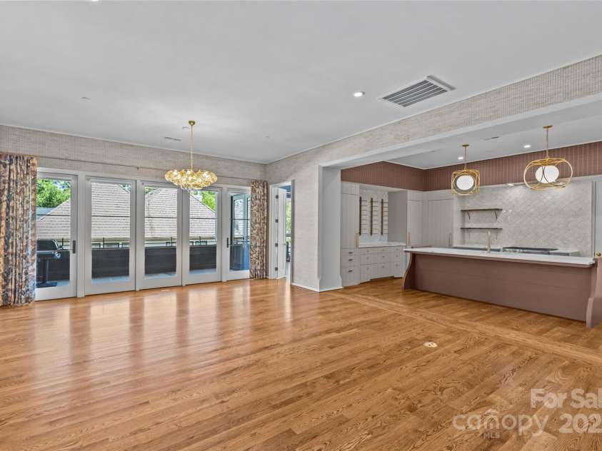 1172 Queens Road, Charlotte, NC 28207.  MLS# CAR4296406, YatesRealty ID 1793. 