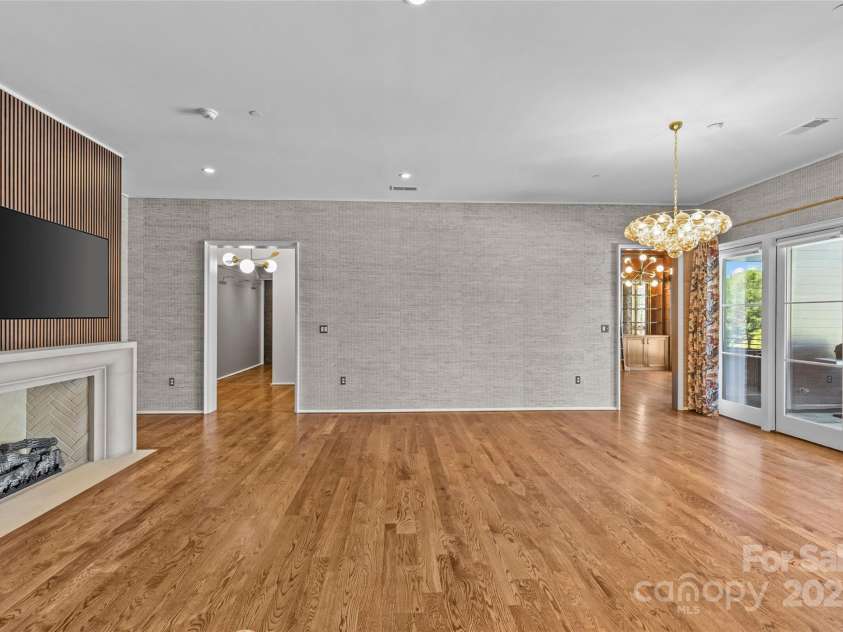 1172 Queens Road, Charlotte, NC 28207.  MLS# CAR4296406, YatesRealty ID 1793. 