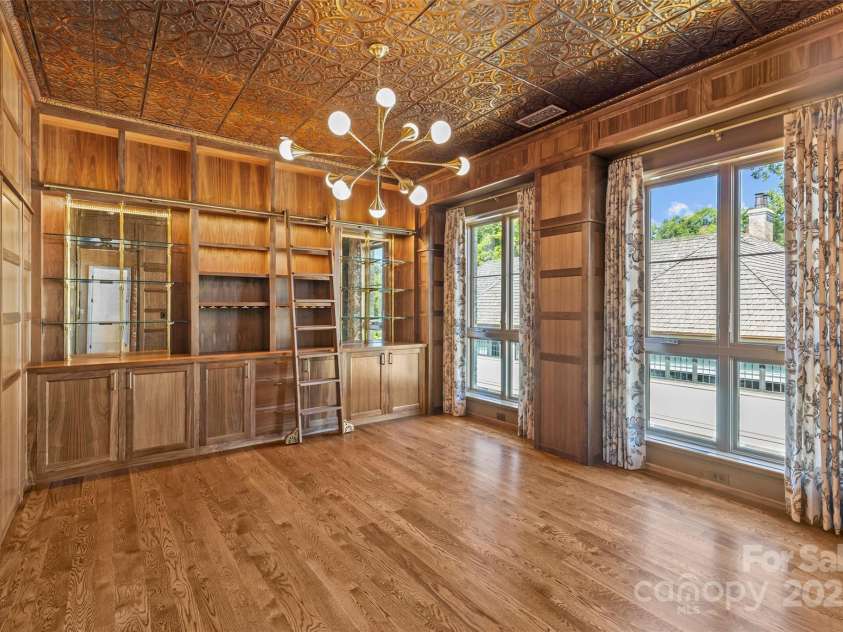 1172 Queens Road, Charlotte, NC 28207.  MLS# CAR4296406, YatesRealty ID 1793. 