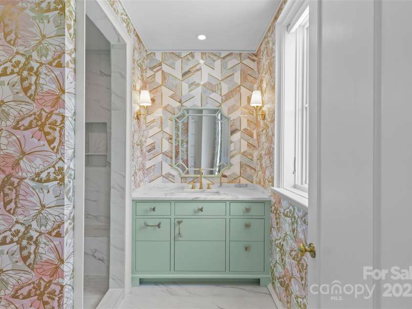 1172 Queens Road, Charlotte, NC 28207.  MLS# CAR4296406, YatesRealty ID 1793. 