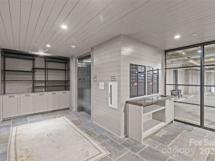 1172 Queens Road, Charlotte, NC 28207.  MLS# CAR4296406, YatesRealty ID 1793. 