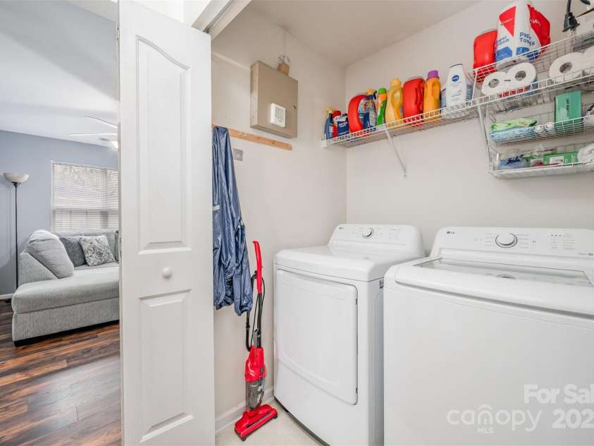 9734 Kennerly Cove Court, Charlotte, NC 28269.  MLS# CAR4326405, YatesRealty ID 1793. 