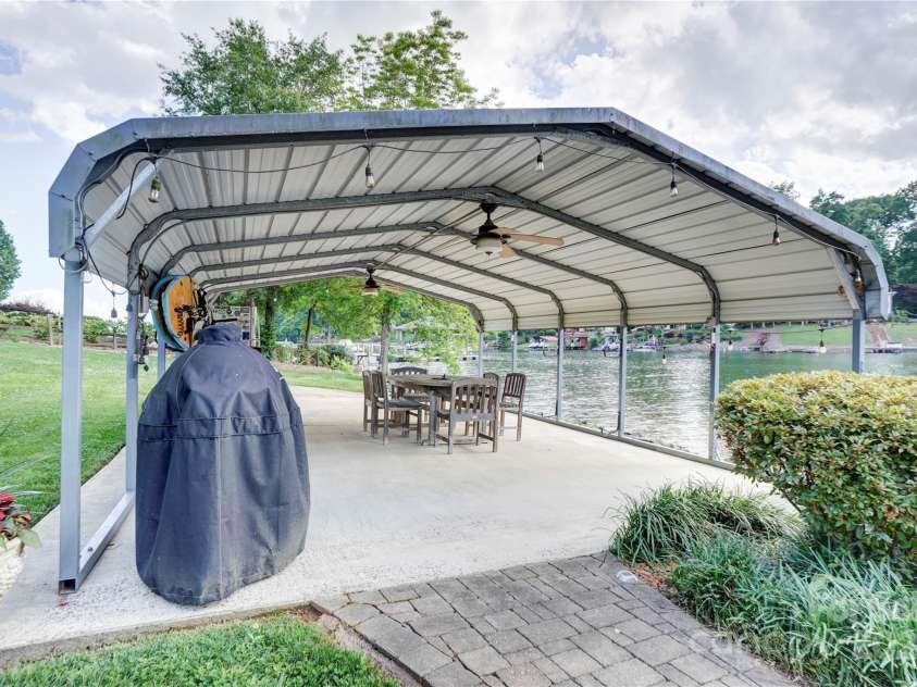 445 Sundown Road, Mooresville, NC 28117.  MLS# CAR4263161, YatesRealty ID 17931. 