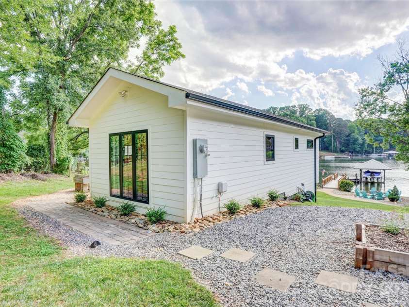 445 Sundown Road, Mooresville, NC 28117.  MLS# CAR4263161, YatesRealty ID 17931. ADU/Bungalow