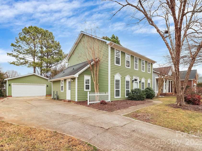 12313 Landing Green Drive, Charlotte, NC 28277.  MLS# CAR4331848, YatesRealty ID 17932. 