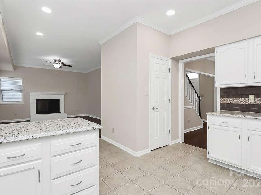 12313 Landing Green Drive, Charlotte, NC 28277.  MLS# CAR4331848, YatesRealty ID 17932. 