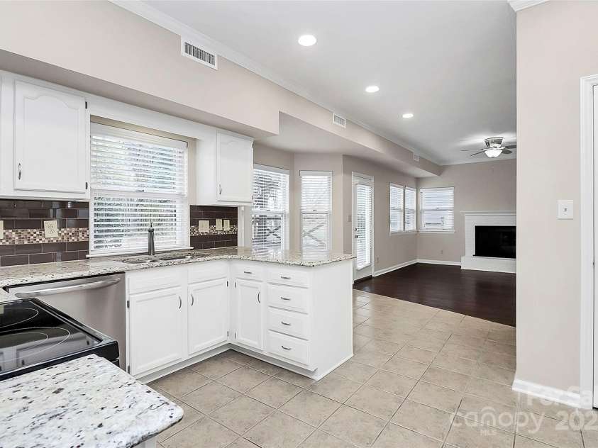 12313 Landing Green Drive, Charlotte, NC 28277.  MLS# CAR4331848, YatesRealty ID 17932. 