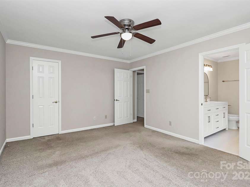 12313 Landing Green Drive, Charlotte, NC 28277.  MLS# CAR4331848, YatesRealty ID 17932. 