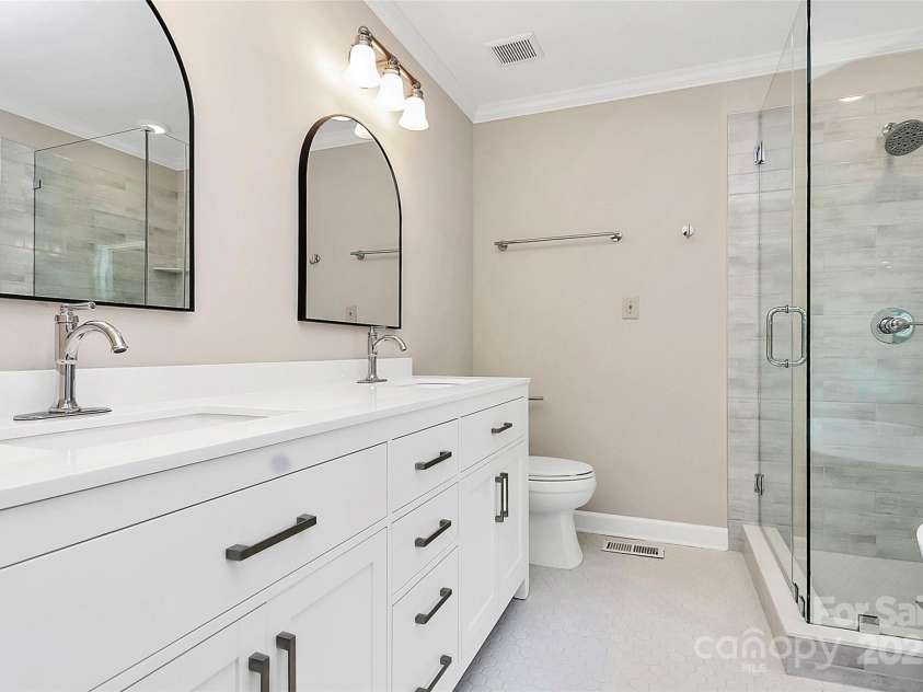 12313 Landing Green Drive, Charlotte, NC 28277.  MLS# CAR4331848, YatesRealty ID 17932. 