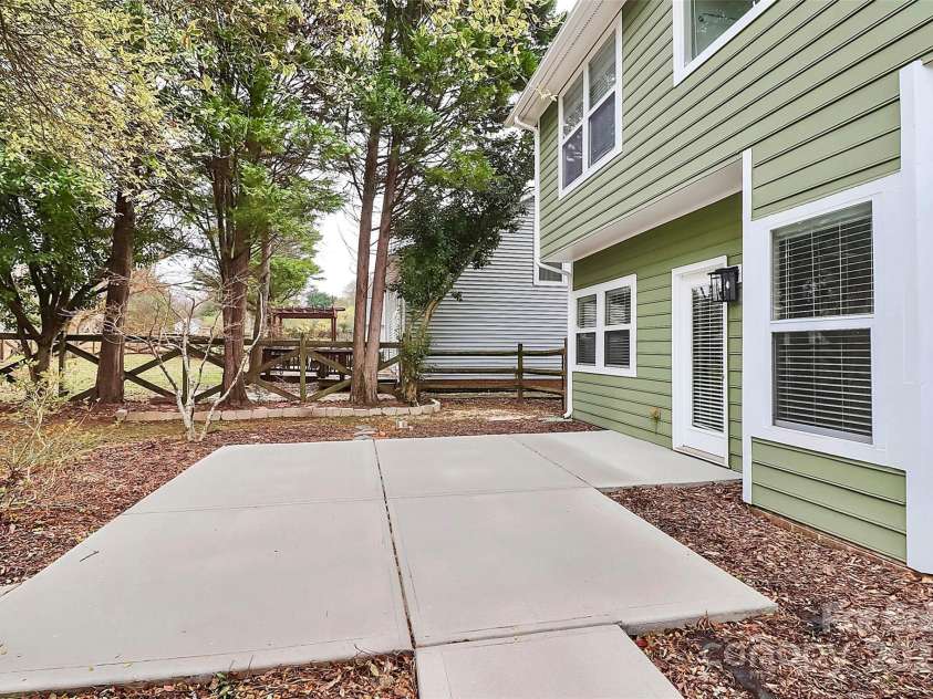 12313 Landing Green Drive, Charlotte, NC 28277.  MLS# CAR4331848, YatesRealty ID 17932. 