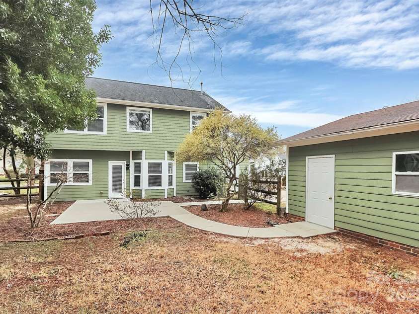 12313 Landing Green Drive, Charlotte, NC 28277.  MLS# CAR4331848, YatesRealty ID 17932. 