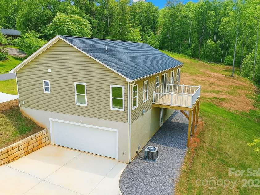 206 Fairway Drive, Rutherfordton, NC 28139.  MLS# CAR4192122, YatesRealty ID 17933. 