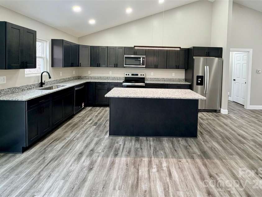 206 Fairway Drive, Rutherfordton, NC 28139.  MLS# CAR4192122, YatesRealty ID 17933. 