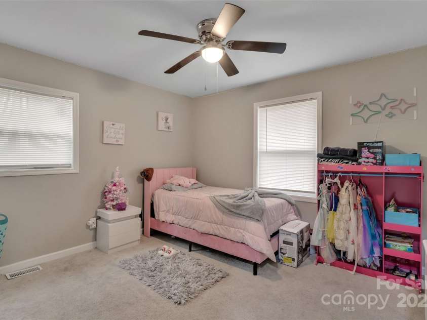 140 Wandering Lane, Bessemer City, NC 28016.  MLS# CAR4244305, YatesRealty ID 17935. 