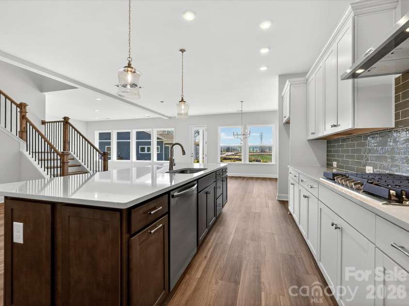 356 Portree Street, Rock Hill, SC 29732.  MLS# CAR4342039, YatesRealty ID 17935. Gas Cooktop