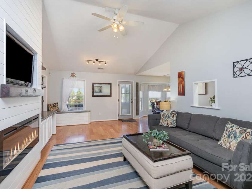 206 Summey Barker Drive, Dallas, NC 28034.  MLS# CAR4251628, YatesRealty ID 17936. 